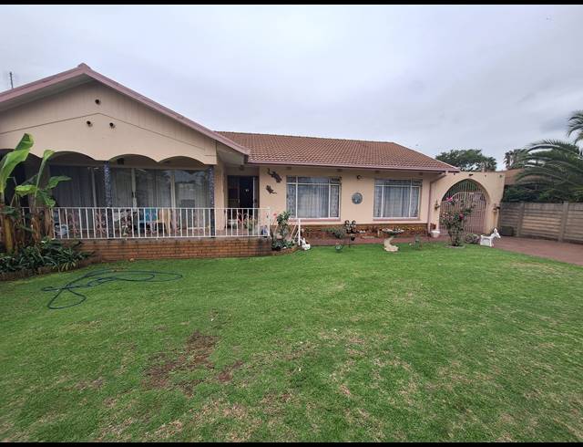 3 BEDROOM HOUSE FOR SALE IN VANDERBIJLPARK SE 7